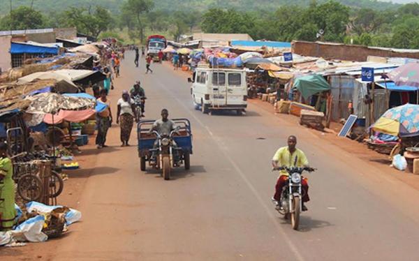 KEDOUGOU - BAISSE DU POUVOIR D’ACHAT AU MARCHE CENTRAL Quand Covid-19 dicte sa loi jusque sur les étals ! KEDOUGOU - BAISSE DU POUVOIR D’ACHAT AU MARCHE CENTRAL Quand Covid-19 dicte sa loi jusque sur les étals !