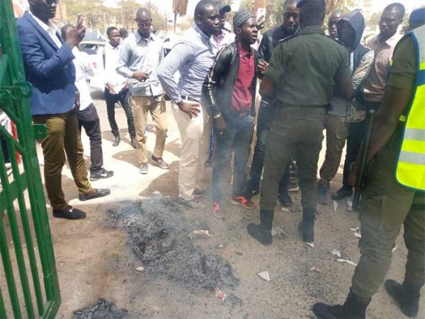 Manifestations postélectorales à Dakar avant la publication des résultats provisoires des jeunes de « Idy2019 » se radicalisent